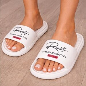 Reality “Summer Adevnutres” New Day White Slide Sandals – Size 42–43 (10-11)